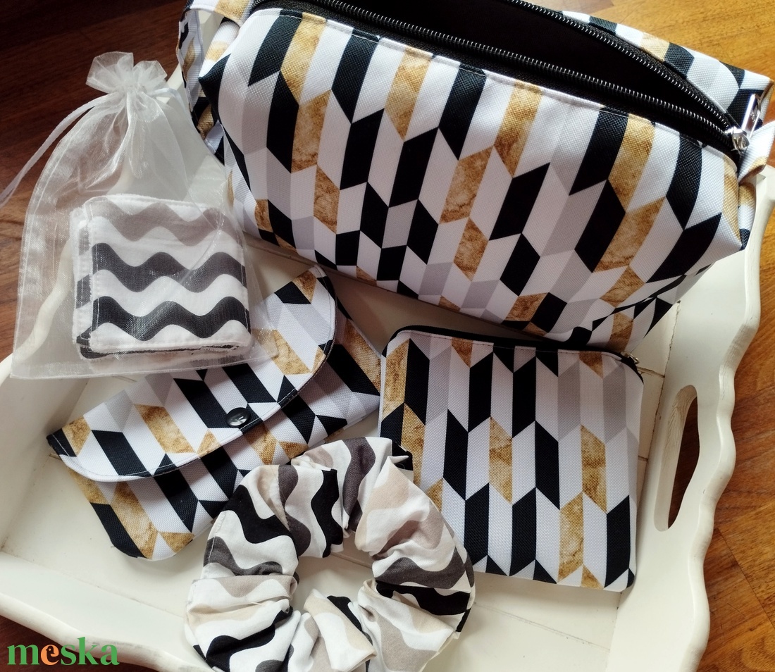 Pipere szett, geometriai mintás  - táska & tok - neszesszer - Meska.hu