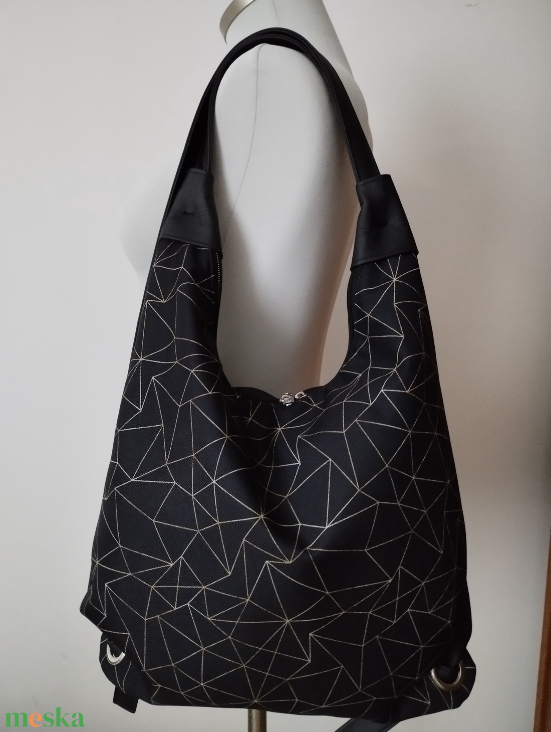 Fekete textilbőr hátizsák  - táska & tok - variálható táska - Meska.hu