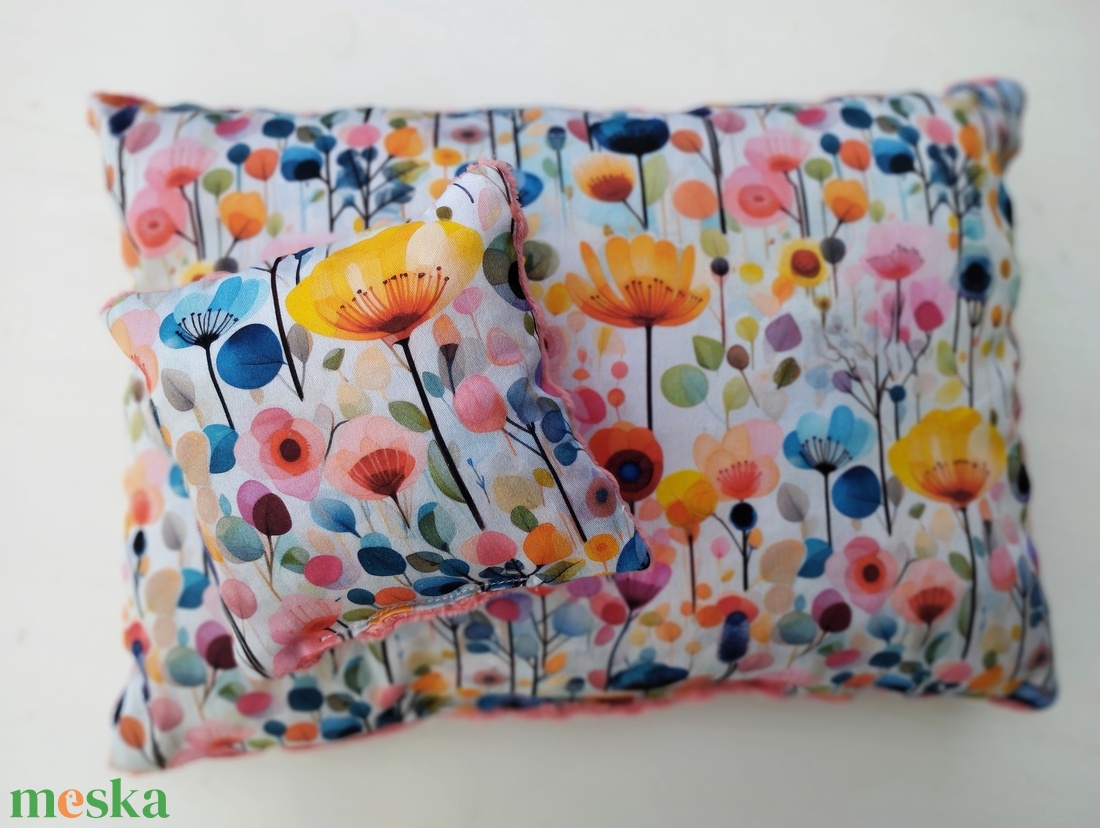 Sárga-kék virágos párna levendulapárnával - otthon & életmód - babaszoba, gyerekszoba - gyerek díszpárna - Meska.hu