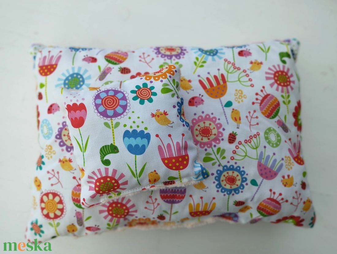 Rózsaszín virágos párna levendulapárnával - otthon & életmód - babaszoba, gyerekszoba - gyerek díszpárna - Meska.hu