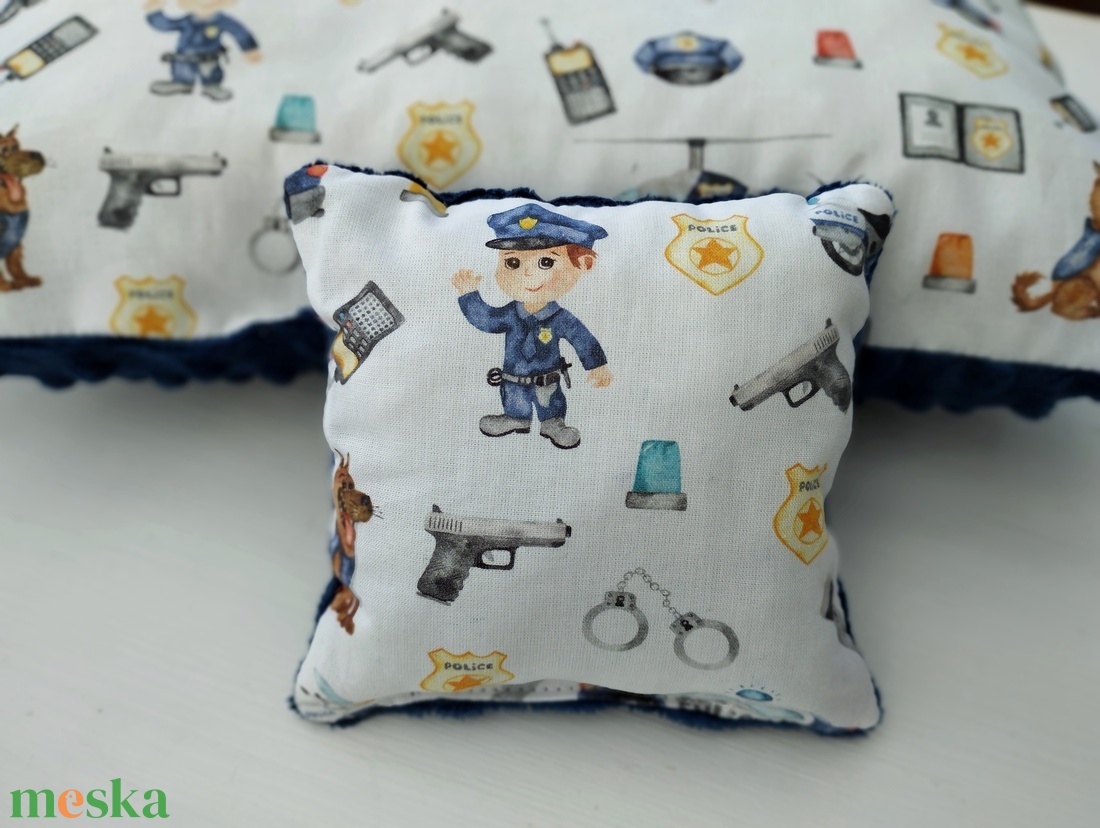 Rendőrös párna levendulapárnával - otthon & életmód - babaszoba, gyerekszoba - gyerek díszpárna - Meska.hu