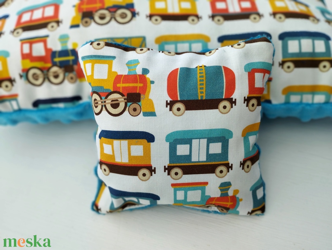 Vonatos párna levendulapárnával - otthon & életmód - babaszoba, gyerekszoba - gyerek díszpárna - Meska.hu