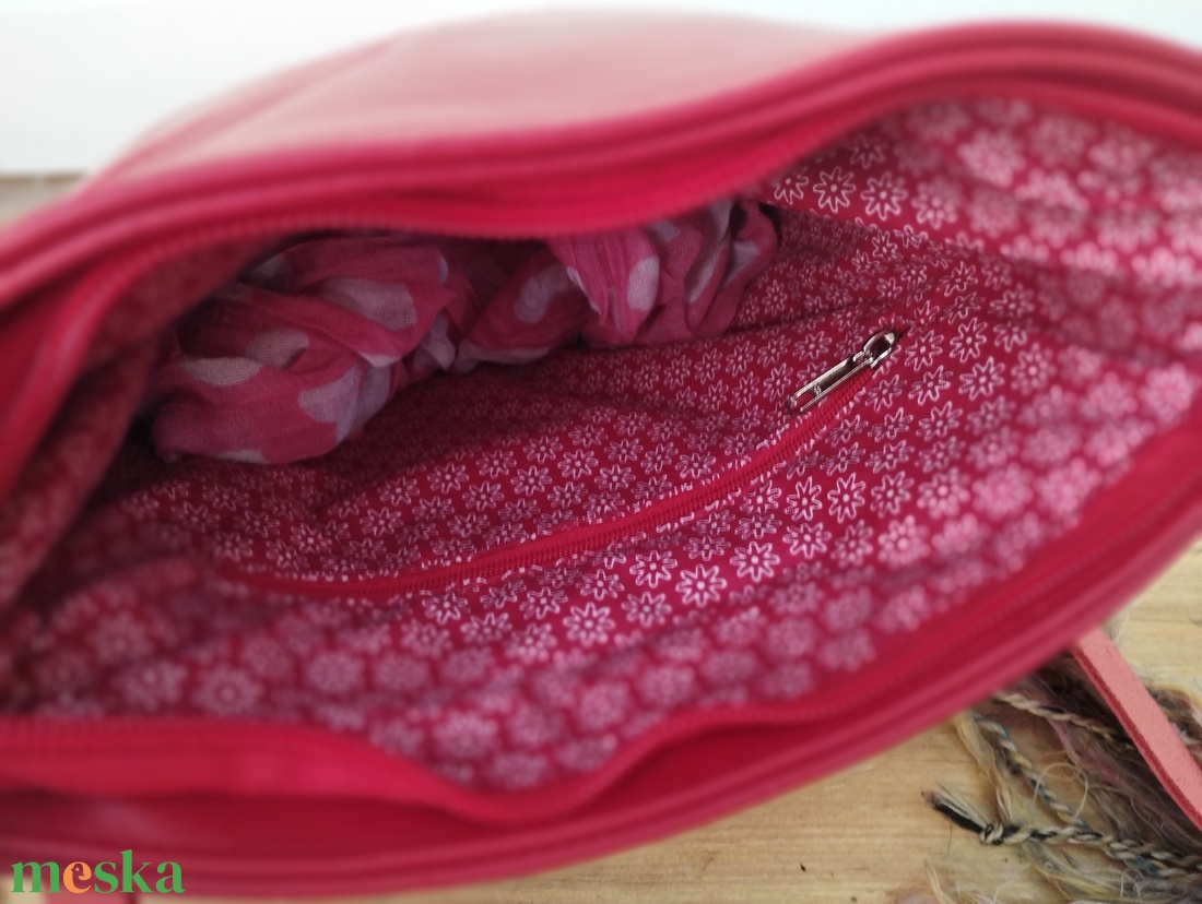 Piros valódi bőr válltáska  - táska & tok - kézitáska & válltáska - válltáska - Meska.hu