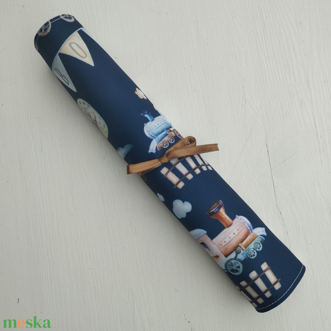 Vonatos evőeszköztartó - táska & tok - uzsonna- & ebéd tartó - evőeszköz tartó - Meska.hu