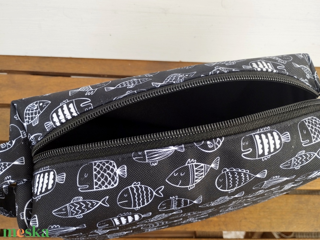 Halacskás vízlepergetős neszesszer  - táska & tok - neszesszer - Meska.hu