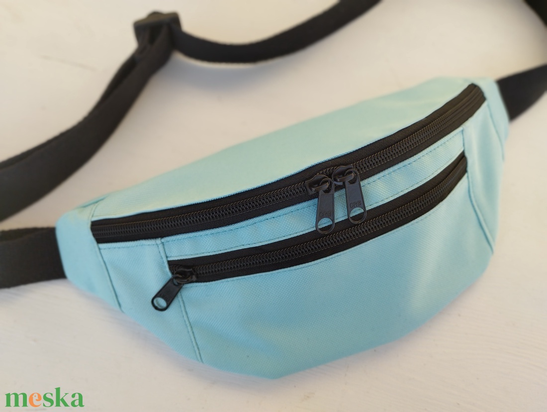 Világoskék övtáska  - táska & tok - övtáska - Meska.hu