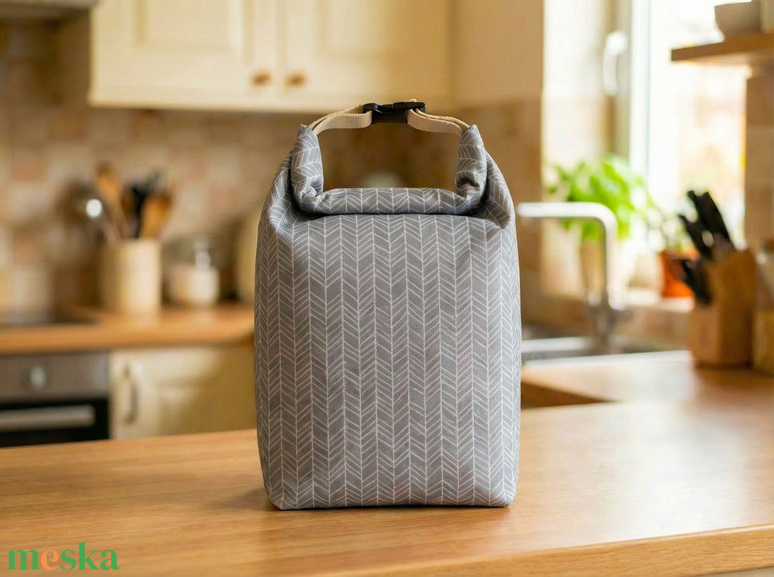 Szürke geometriai mintás lunch bag - táska & tok - uzsonna- & ebéd tartó - ebéd tasak, doboz - Meska.hu