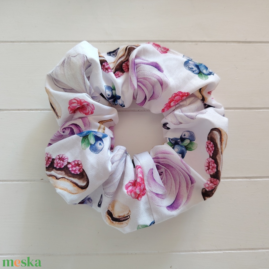 Színes sütis scrunchie hajgumi - ruha & divat - hajdísz & hajcsat - hajgumi - Meska.hu