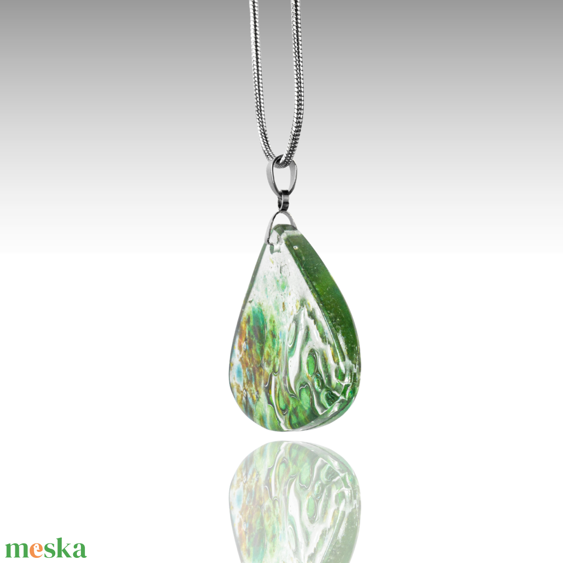 Hűs erdő szélén üveg kézműves nyaklánc - ékszer - nyaklánc - medálos nyaklánc - Meska.hu