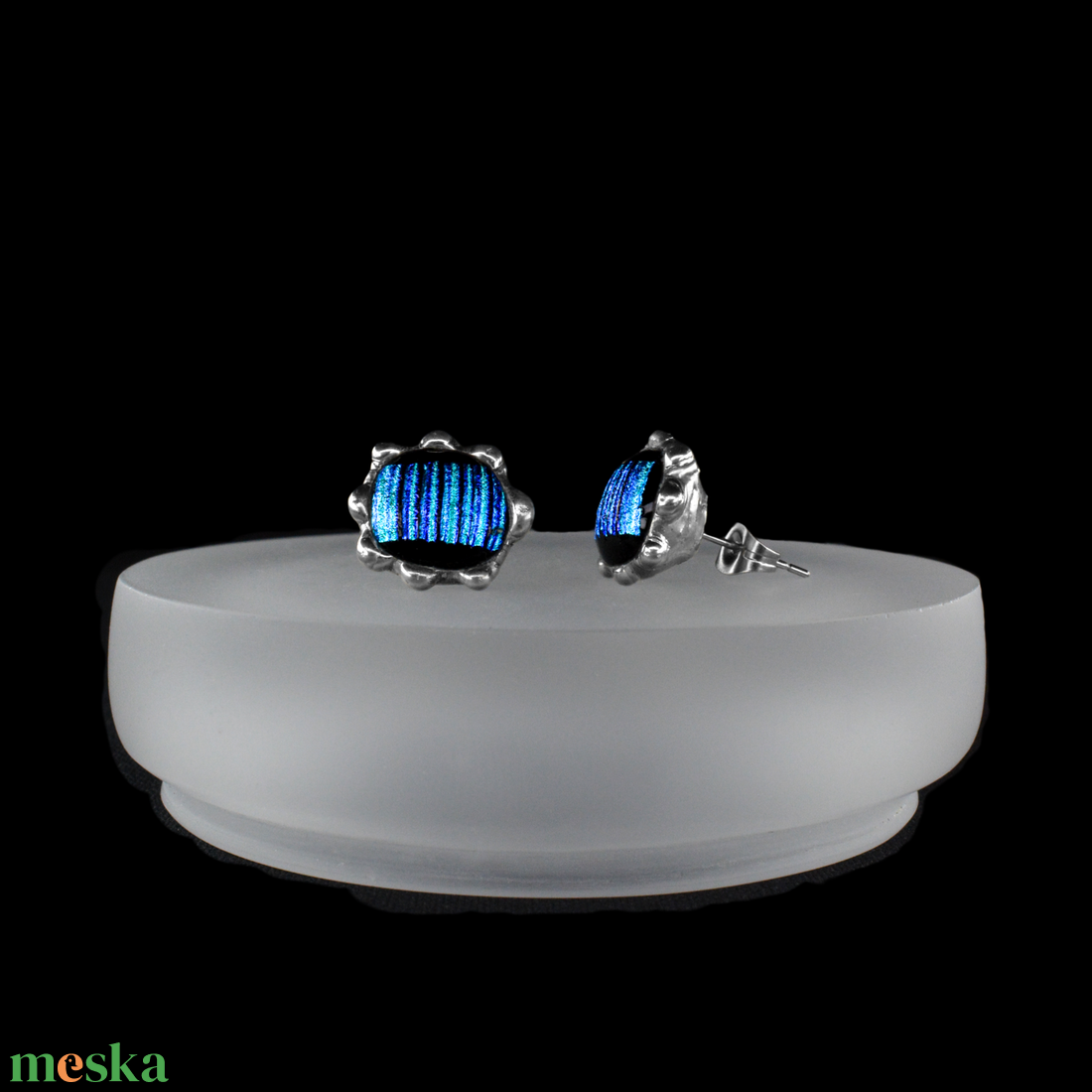 Éjféli égbolt dichroic üveg bedugós fülbevaló - ékszer - fülbevaló - pötty fülbevaló - Meska.hu