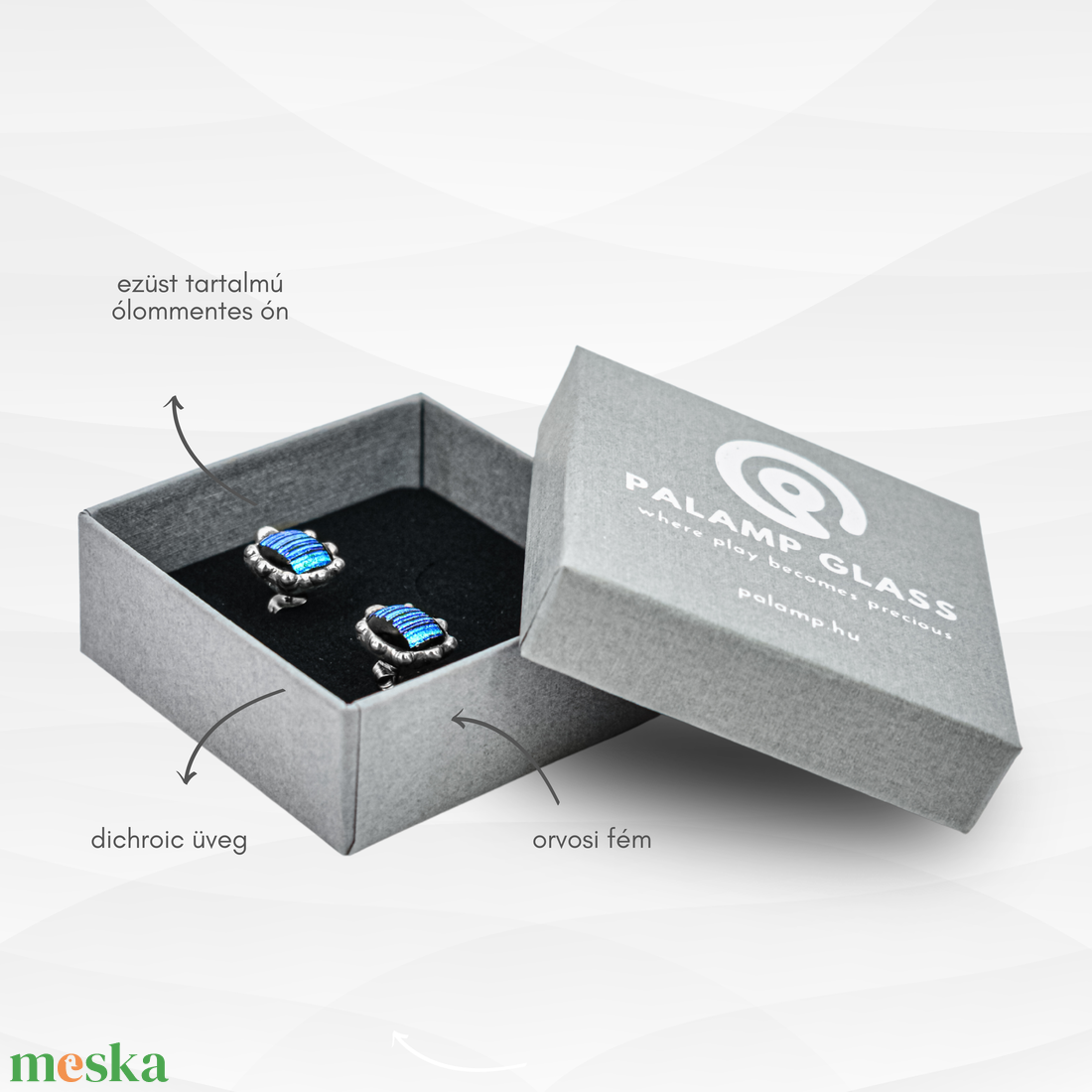 Éjféli égbolt dichroic üveg bedugós fülbevaló - ékszer - fülbevaló - pötty fülbevaló - Meska.hu