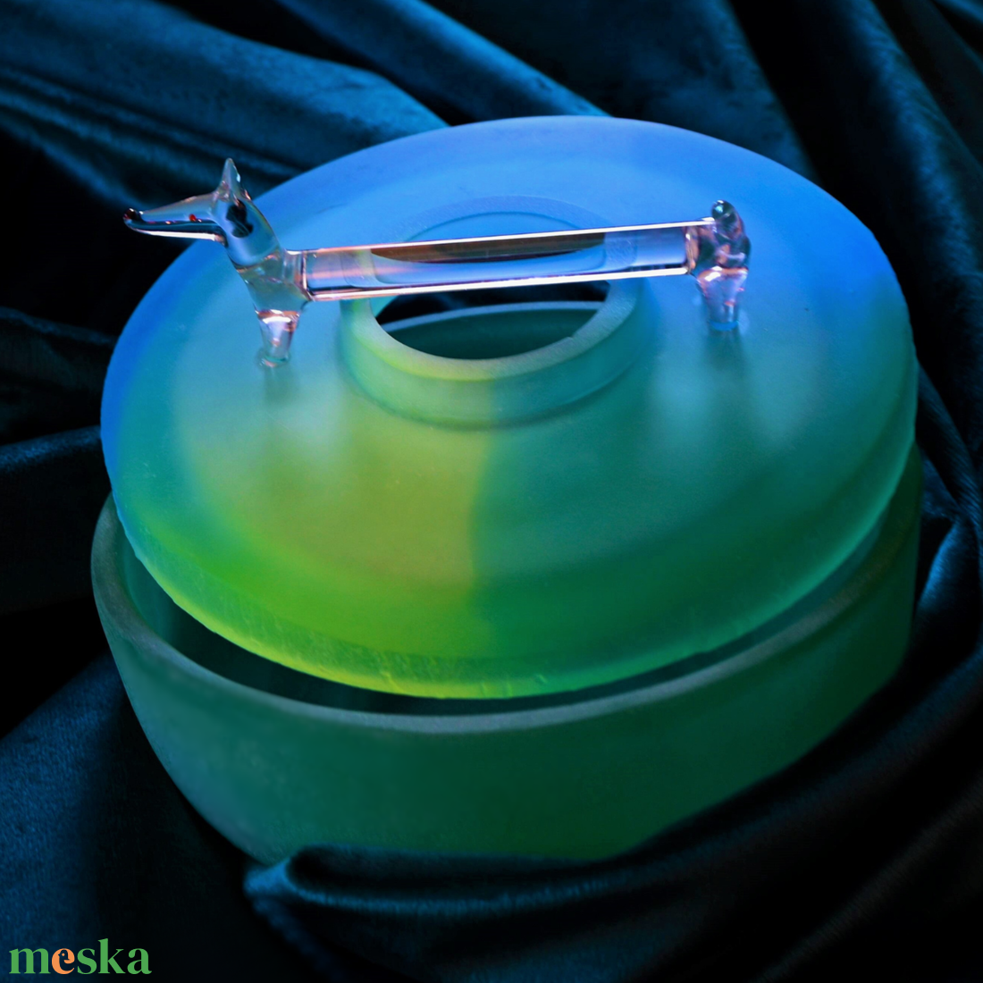 Örzőfény üvegszelence, üvegöntéssel készült kiállítási darab  - ékszer - ékszertartó - ékszerdoboz - Meska.hu