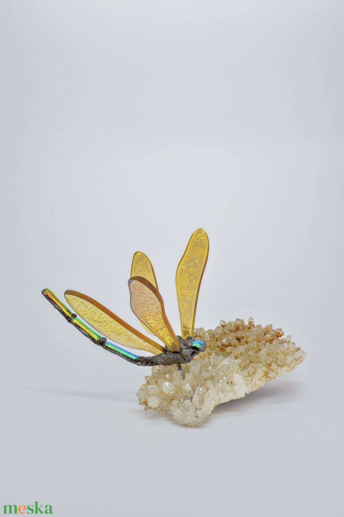 Napsugár szitakötő drúza kvarcon dekoráció, műalkotás, dísztárgy - otthon & életmód - dekoráció - dísztárgy - Meska.hu