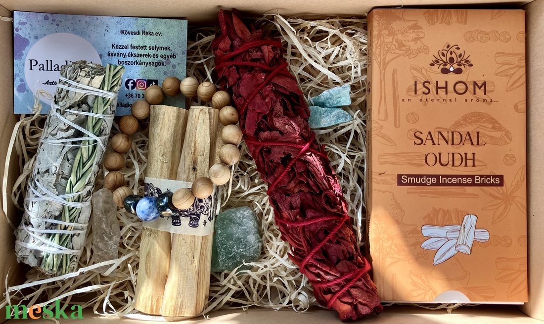 Karácsonyi ajándékcsomag - karácsony - karácsonyi ajándékozás - karácsonyi ajándékcsomagolás - Meska.hu