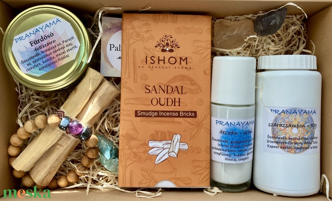 Karácsonyi ajándékcsomag - karácsony - karácsonyi ajándékozás - karácsonyi ajándékcsomagolás - Meska.hu