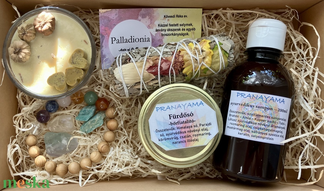 Karácsonyi ajándékcsomag - karácsony - karácsonyi ajándékozás - karácsonyi ajándékcsomagolás - Meska.hu