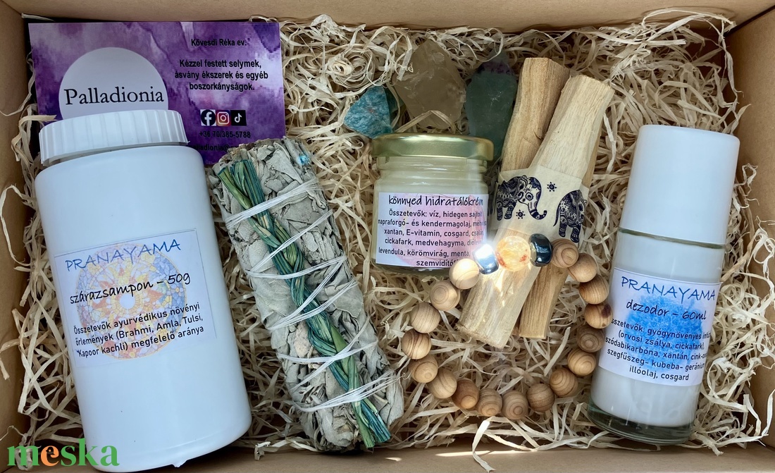 Karácsonyi ajándékcsomag - karácsony - karácsonyi ajándékozás - karácsonyi ajándékcsomagolás - Meska.hu