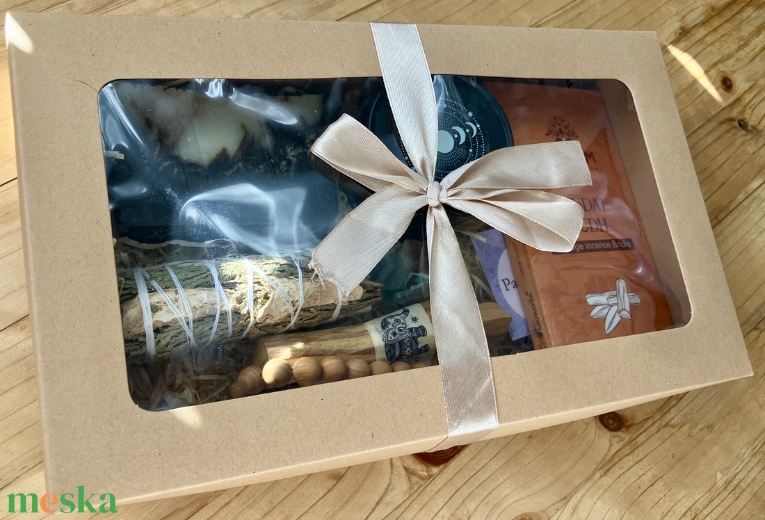 Karácsonyi ajándékcsomag - karácsony - karácsonyi ajándékozás - karácsonyi ajándékcsomagolás - Meska.hu