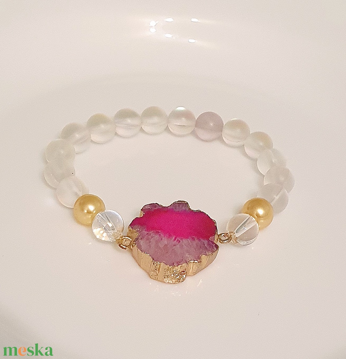 Achátszelet holdkő öleléseben - ékszer - karkötő - ásványkarkötő - Meska.hu