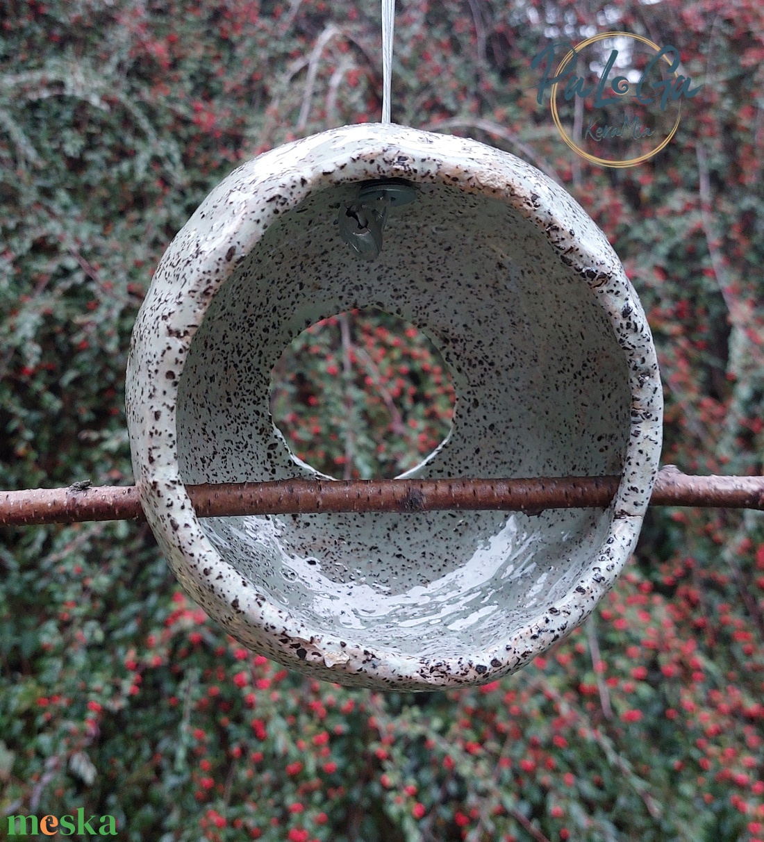 Egyedi, függeszthető, kerek, kerti madáretető  - otthon & életmód - ház & kert - madáretető & itató - Meska.hu