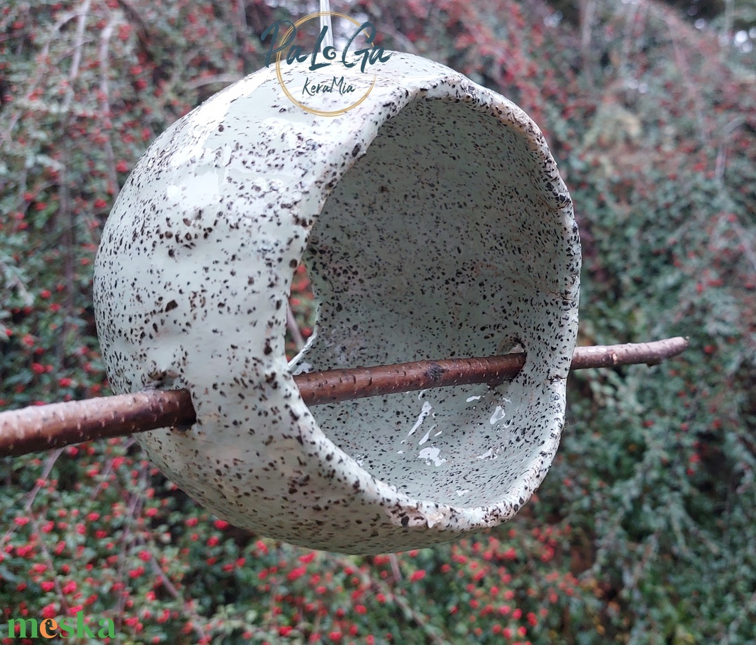 Egyedi, függeszthető, kerek, kerti madáretető  - otthon & életmód - ház & kert - madáretető & itató - Meska.hu