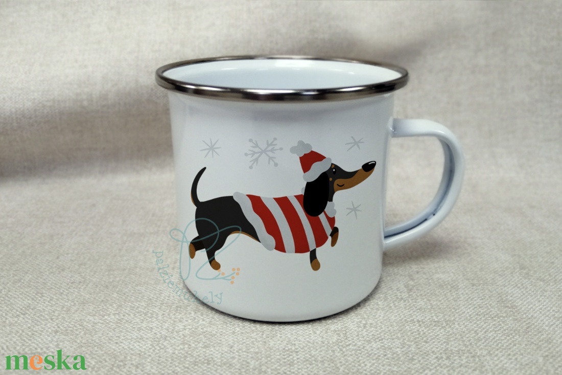 Téli Karácsonyi Zománc Bögre - Szaladó Mikulás Tacskó - otthon & életmód - konyhafelszerelés, tálalás - tálalás - bögre & csésze - Meska.hu