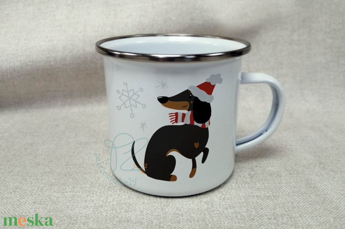 Téli Karácsonyi Zománc Bögre - Fekete Mikulás Tacskó - otthon & életmód - konyhafelszerelés, tálalás - tálalás - bögre & csésze - Meska.hu