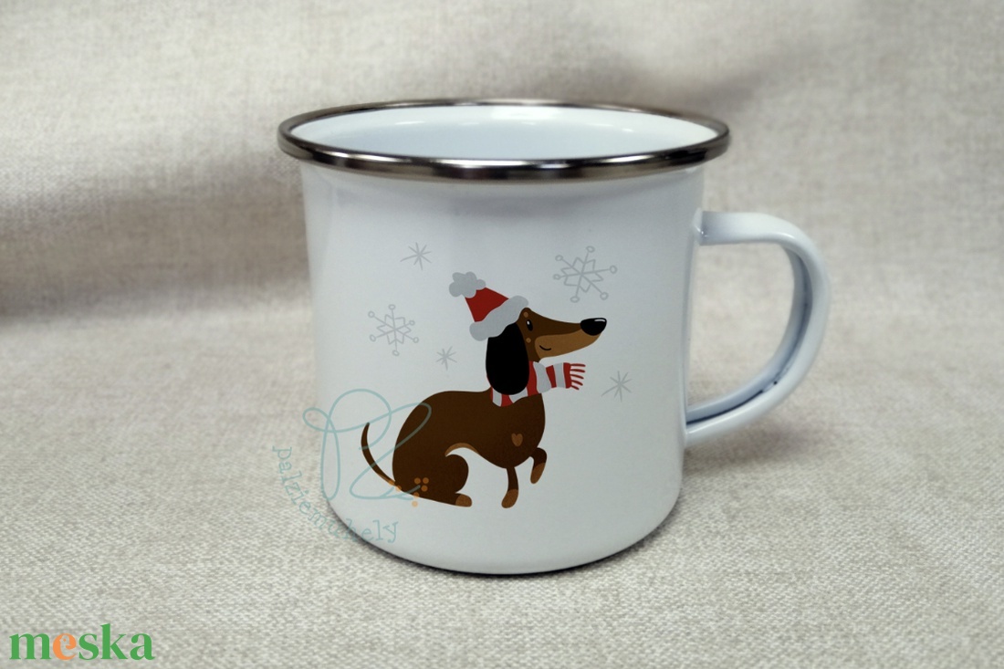 Téli Karácsonyi Zománc Bögre - Barna Mikulás Tacskó - karácsony - karácsonyi sütés-főzés - Meska.hu