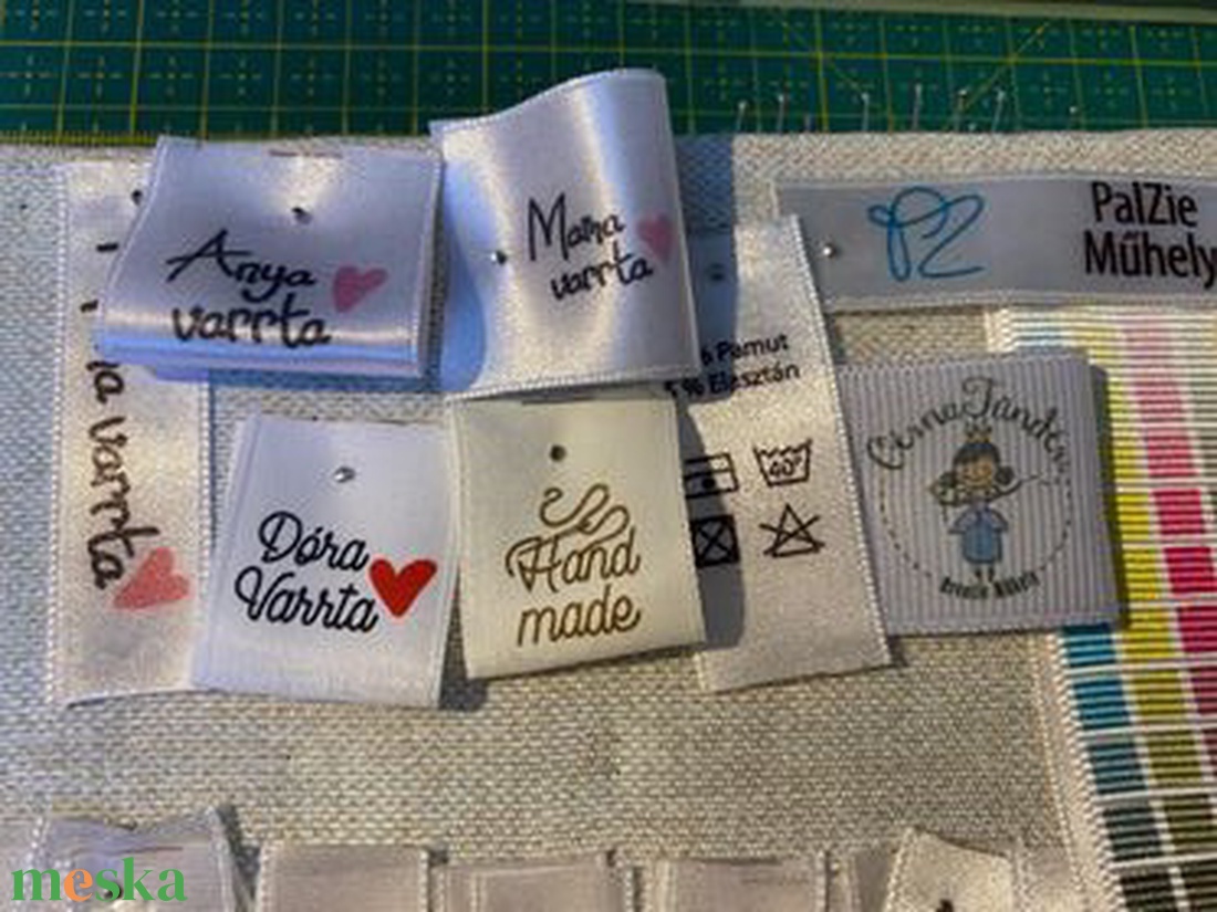 Egyedi Textilcímke - kellékek & szerszámok - méteráru - felvarrható, vasalható kellék - Meska.hu