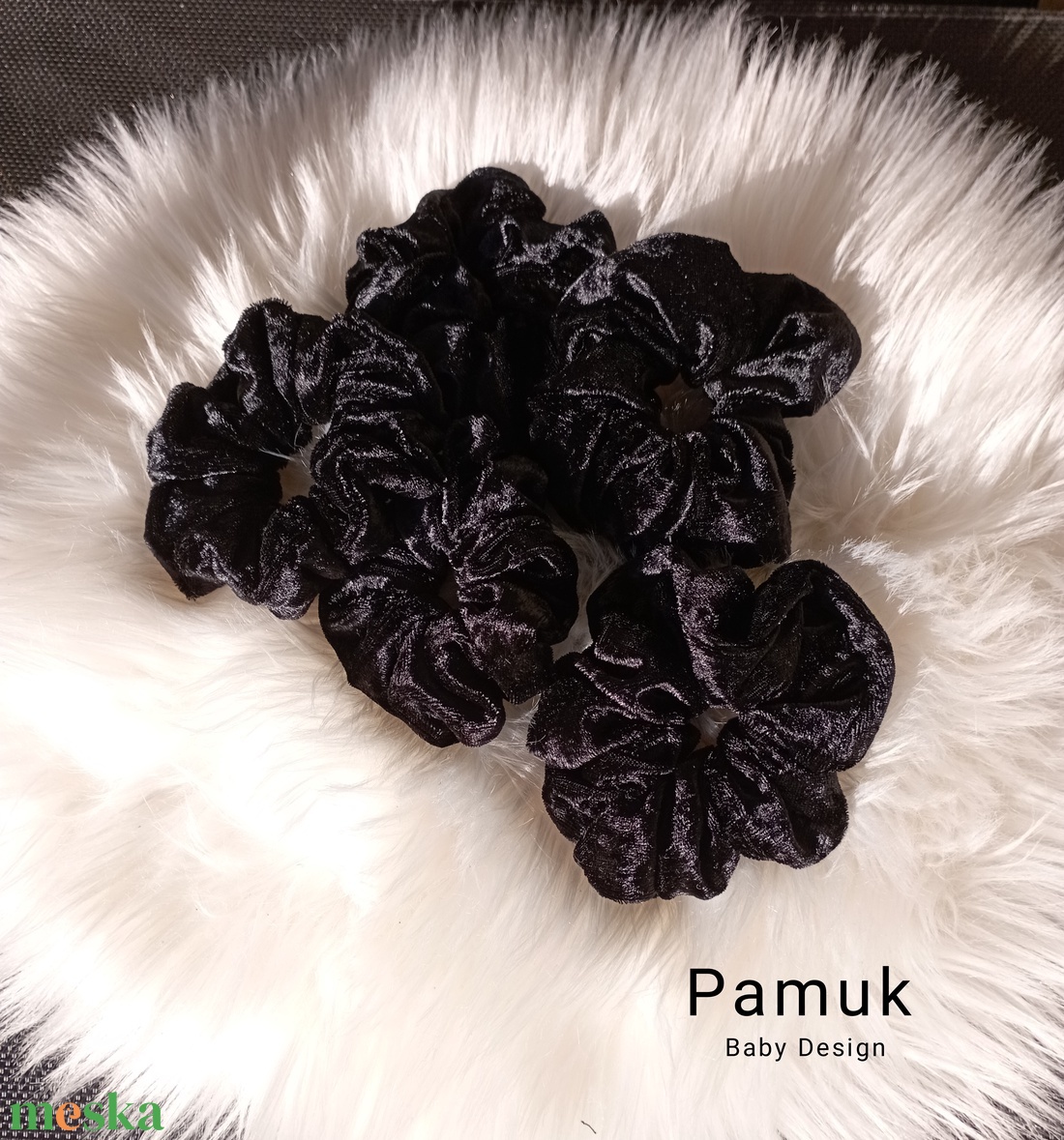 Fekete bársony scrunchie hajgumi  - ruha & divat - hajdísz & hajcsat - hajgumi - Meska.hu