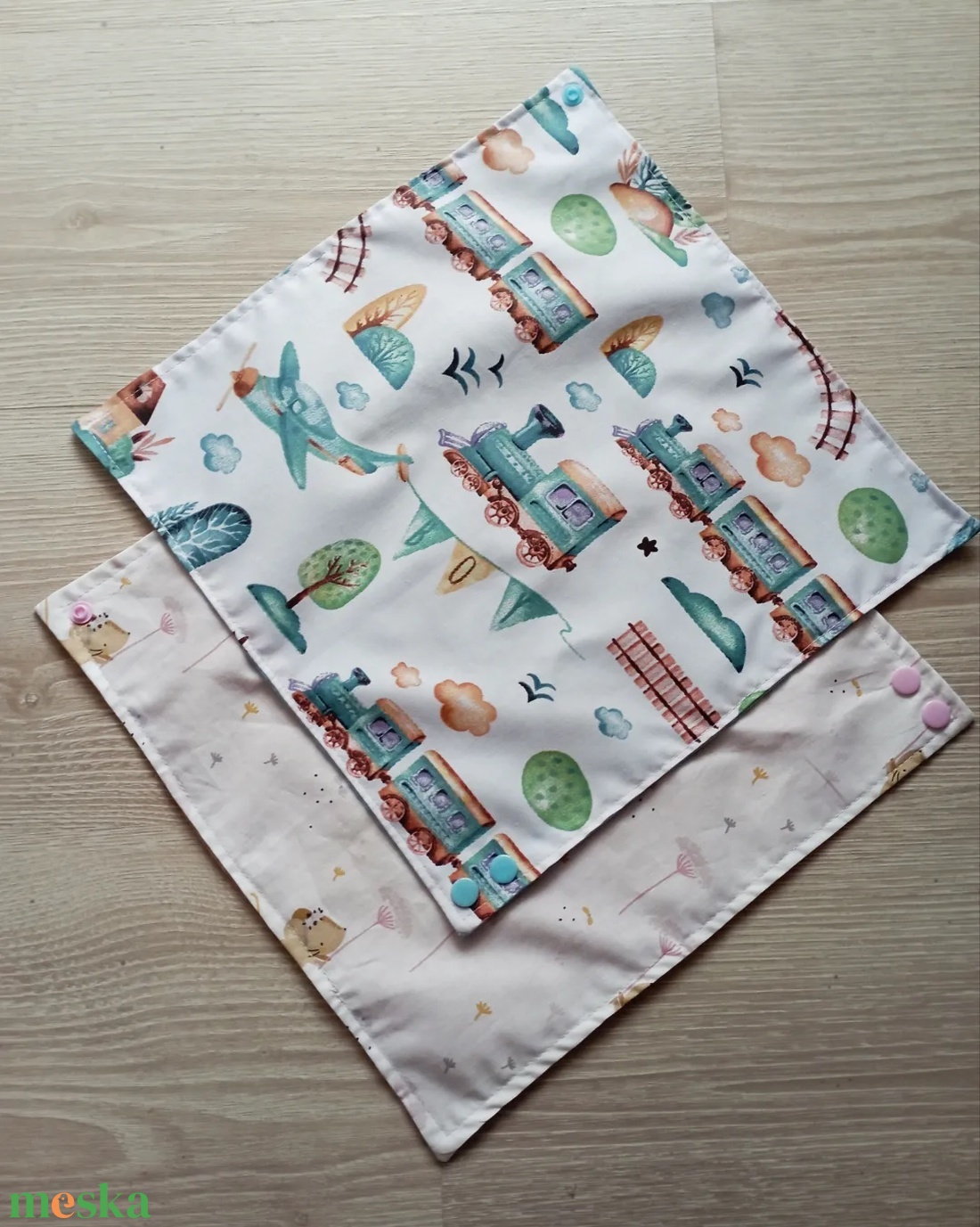 Vonatos nyálkendő  - ruha & divat - gyerekruha - Meska.hu