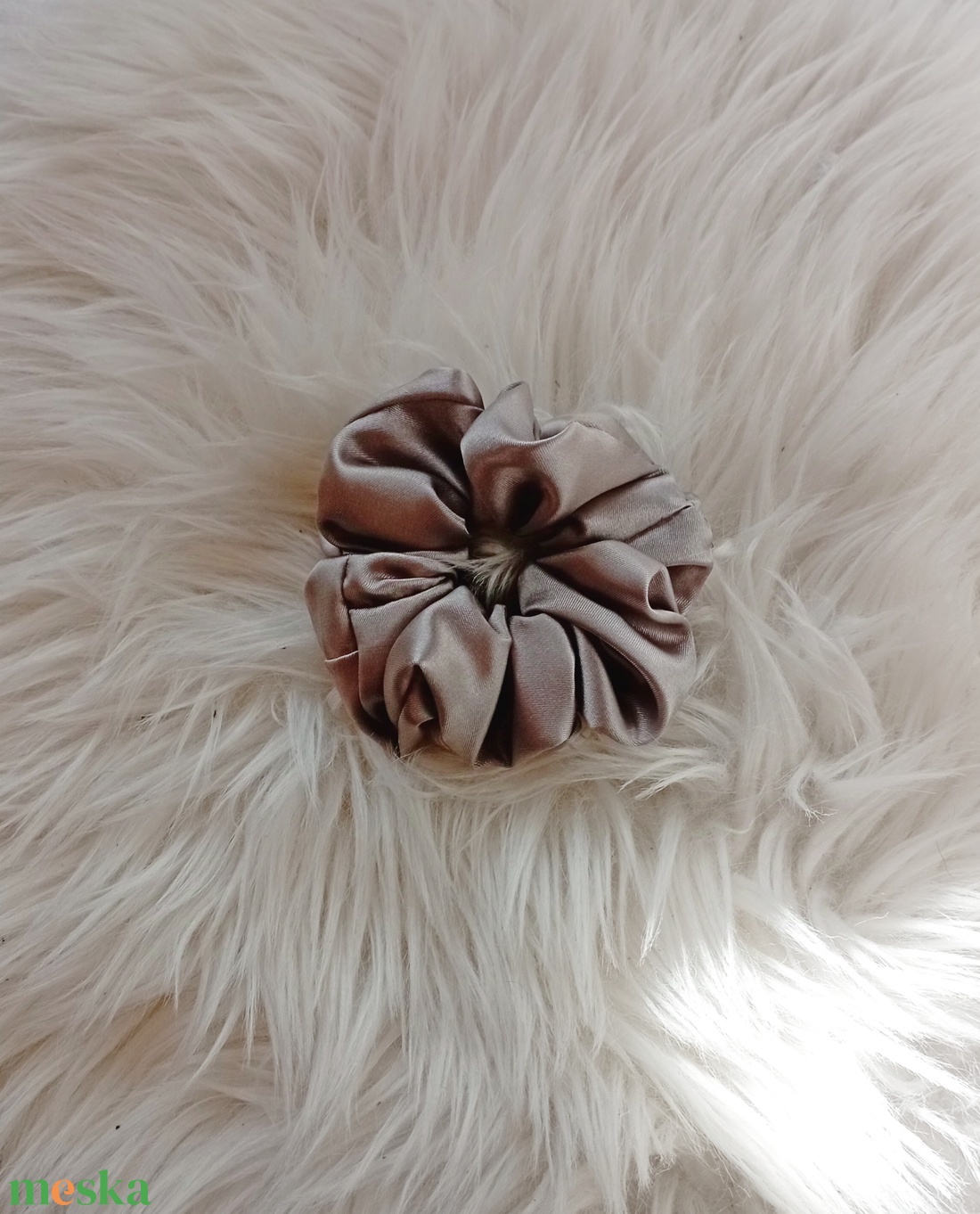 Ezüst scrunchie hajgumi - ruha & divat - hajdísz & hajcsat - hajgumi - Meska.hu Ezüst scrunchie hajgumi - ruha & divat - hajdísz & hajcsat - hajgumi - Meska.hu