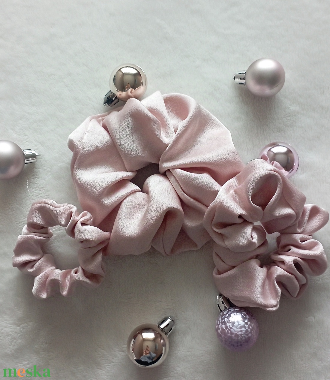 Scrunchie hajgumi maxi méret - ruha & divat - hajdísz & hajcsat - hajgumi - Meska.hu Scrunchie hajgumi maxi méret - ruha & divat - hajdísz & hajcsat - hajgumi - Meska.hu