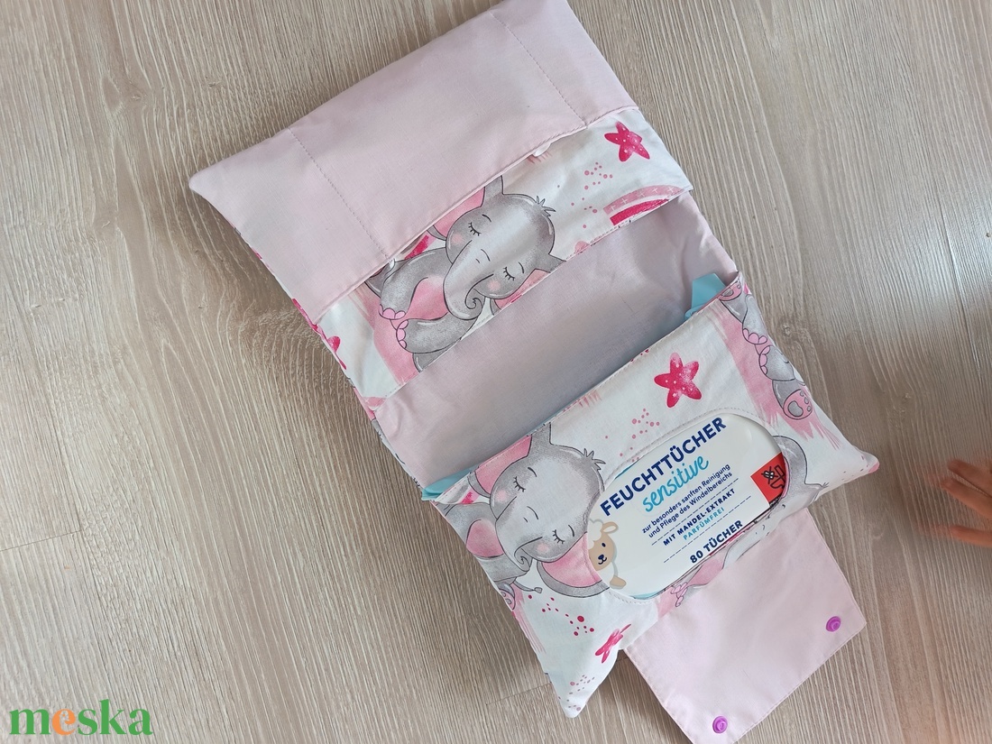 Pelenkázó neszeszer egészségügyi kiskönyv borítóval elefánt - táska & tok - pelenkatáska - pelenkatartó tok - Meska.hu