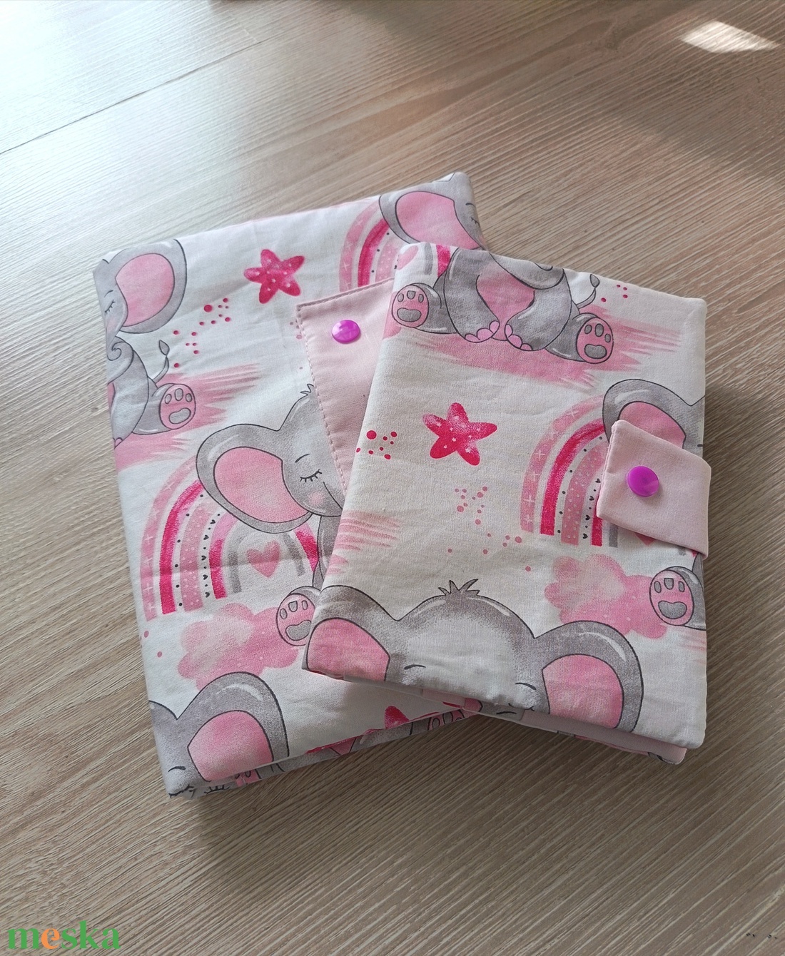 Pelenkázó neszeszer egészségügyi kiskönyv borítóval elefánt - táska & tok - pelenkatáska - pelenkatartó tok - Meska.hu