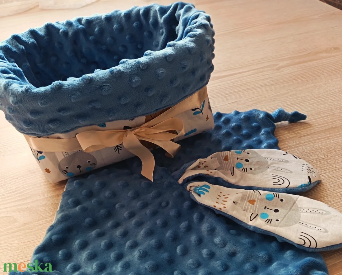 Pelenka tartó, minden tartó szundikendővel - baba - mama - pelenkázó, babafürdető kellékek - pelenkázó neszeszer, pelenkatartó - Meska.hu