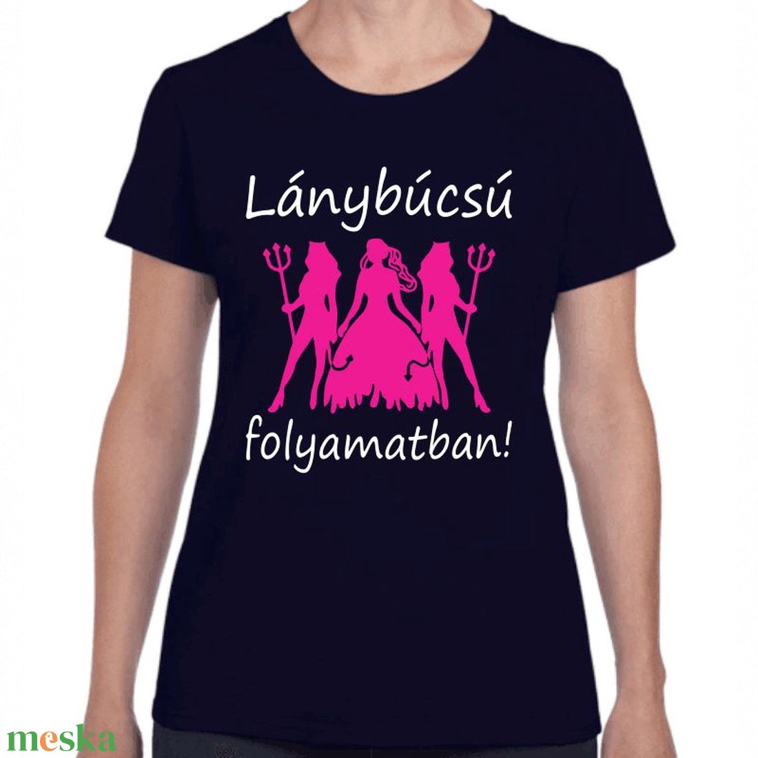 Lánybúcsú póló Lánybúcsú folyamatban felirattal lánybúcsús csapatpóló. Minőségi 100% pamut egyedi póló. - ruha & divat - női ruha - póló, felső - Meska.hu