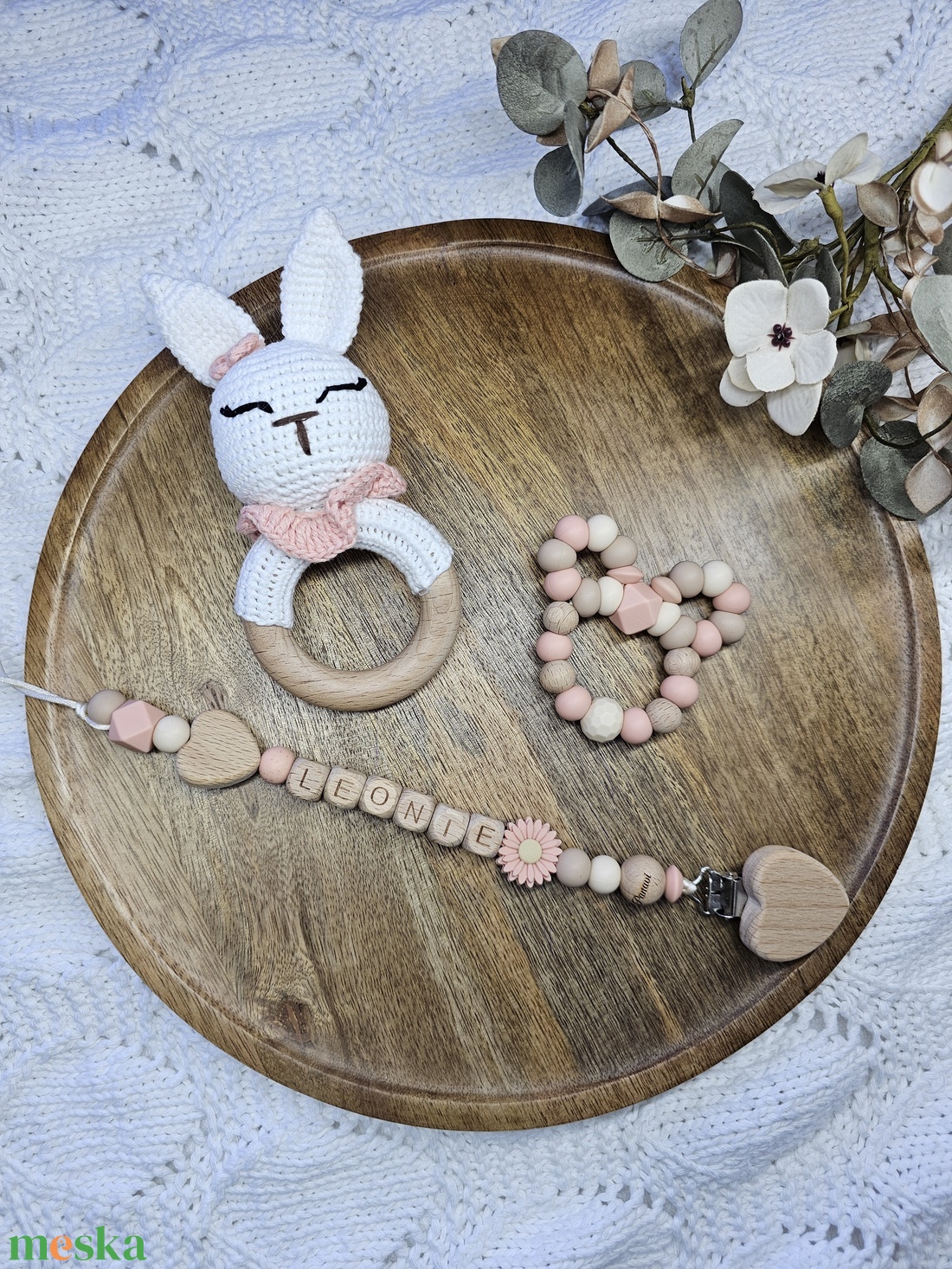 Első ajándékom - Barackvirág nyuszis Babaváró ajándék Babaköszöntő ajándékbox - játék & sport - babalátogató ajándékcsomag - Meska.hu