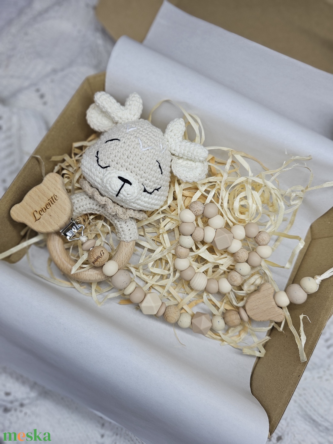 Első ajándékom - Bézs Babaváró ajándék Babaköszöntő ajándékbox - baba - mama - babalátogató ajándékcsomag - Meska.hu