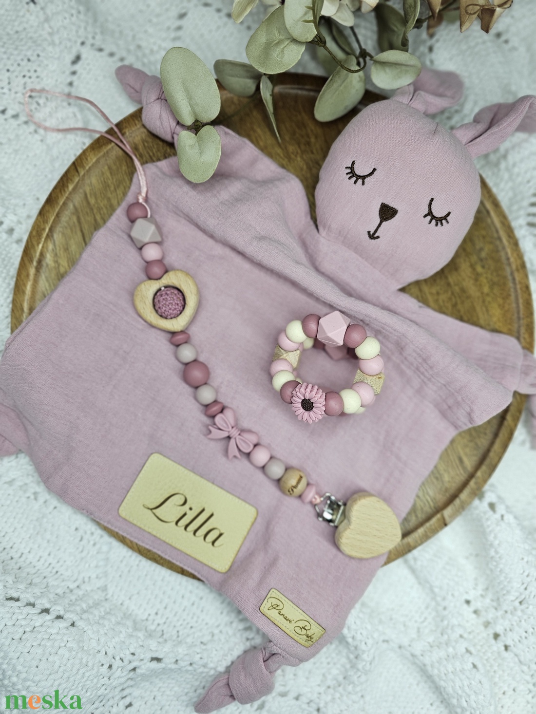 Első ajándékom - Mályva nyuszis szundikendő Babaváró ajándék Babaköszöntő ajándékbox - baba - mama - babalátogató ajándékcsomag - Meska.hu