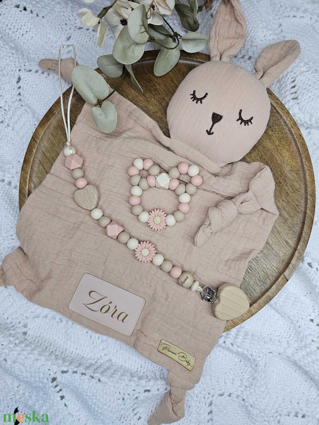 Első ajándékom - Barack nyuszis szundikendő Babaváró ajándék Babaköszöntő ajándékbox - baba - mama - babalátogató ajándékcsomag - Meska.hu