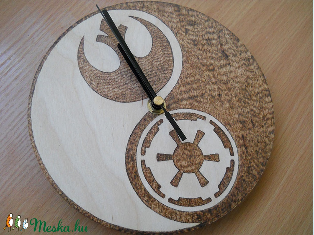 Pirogravírozott Star Wars falióra - - Meska.hu Pirogravírozott Star Wars falióra - - Meska.hu