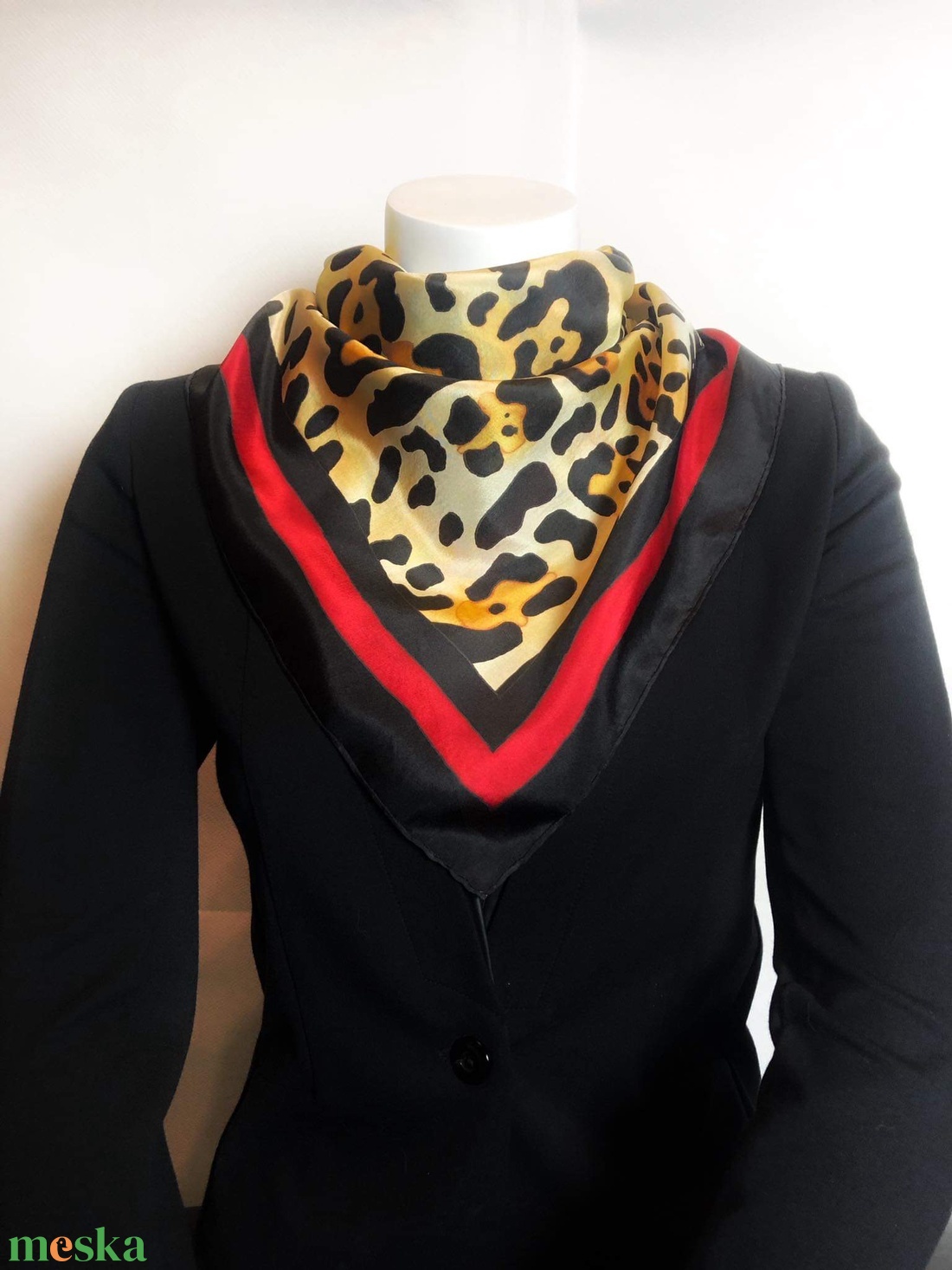 Kézzel festett selyemkendő �Animal print piros szegéllyel 75x75cm (pongé 8) - ruha & divat - sál, sapka, kendő - vállkendő - Meska.hu