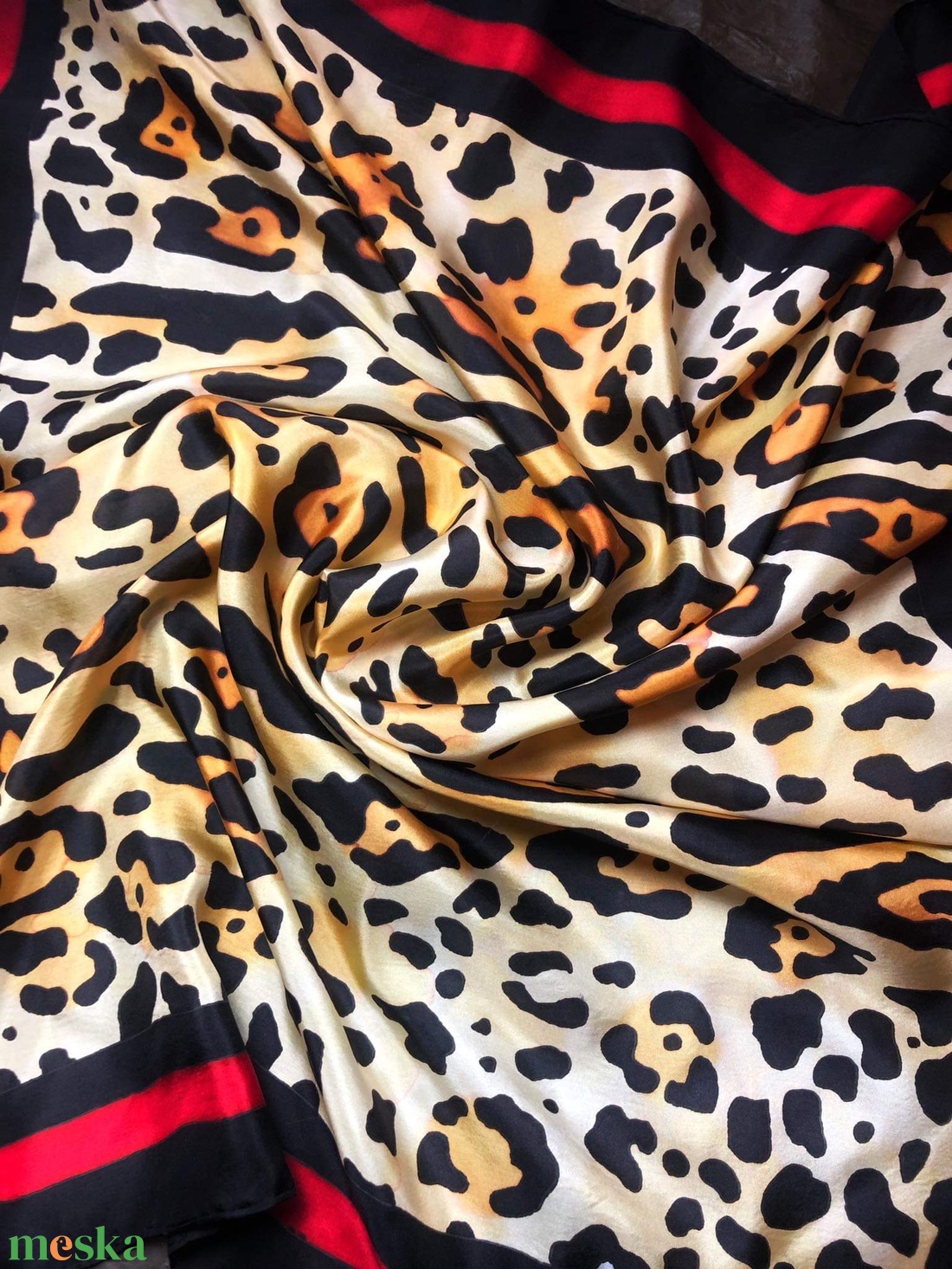 Kézzel festett selyemkendő �Animal print piros szegéllyel 75x75cm (pongé 8) - ruha & divat - sál, sapka, kendő - vállkendő - Meska.hu