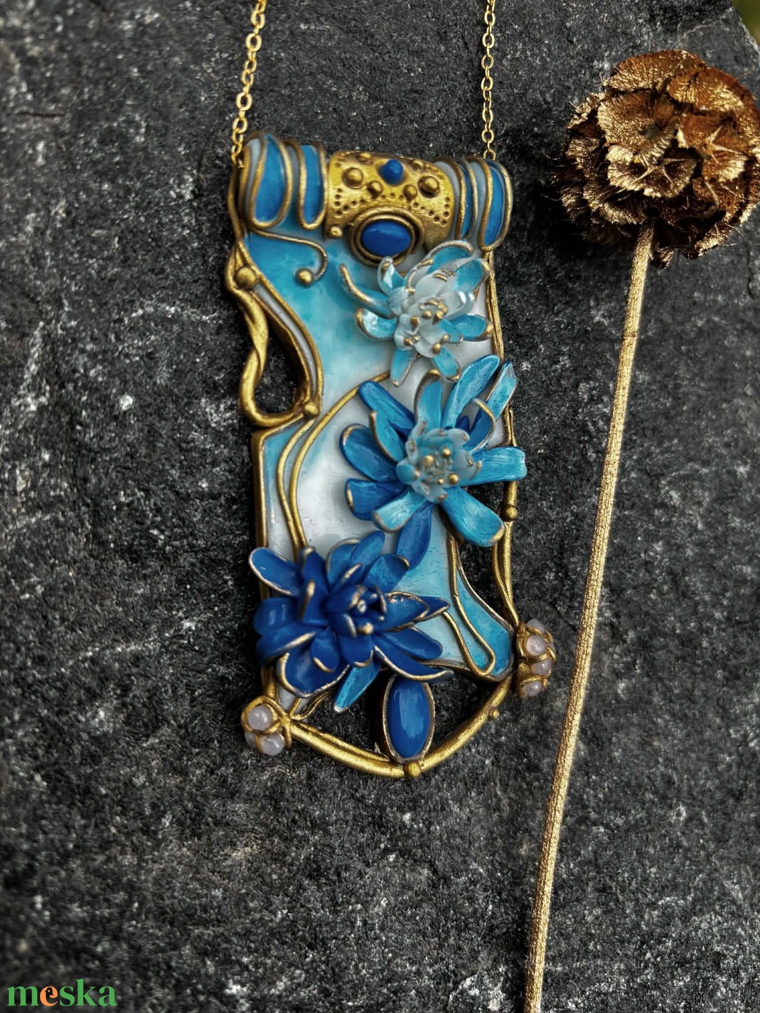 Kék virágos nyaklánc - ékszer - nyaklánc - medálos nyaklánc - Meska.hu