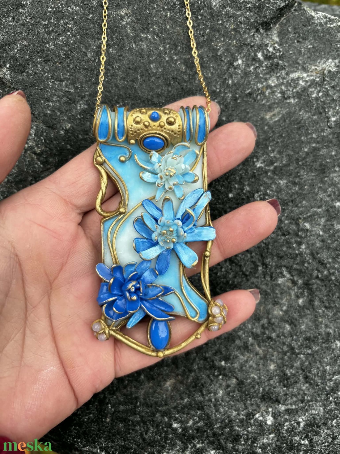 Kék virágos nyaklánc - ékszer - nyaklánc - medálos nyaklánc - Meska.hu