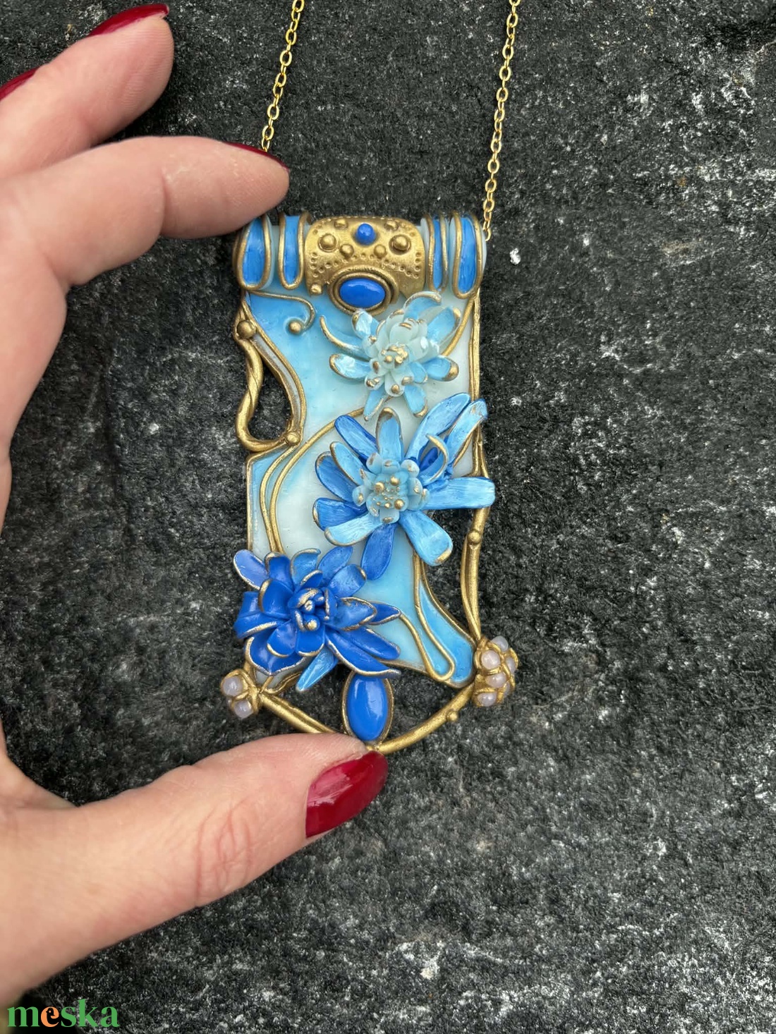 Kék virágos nyaklánc - ékszer - nyaklánc - medálos nyaklánc - Meska.hu