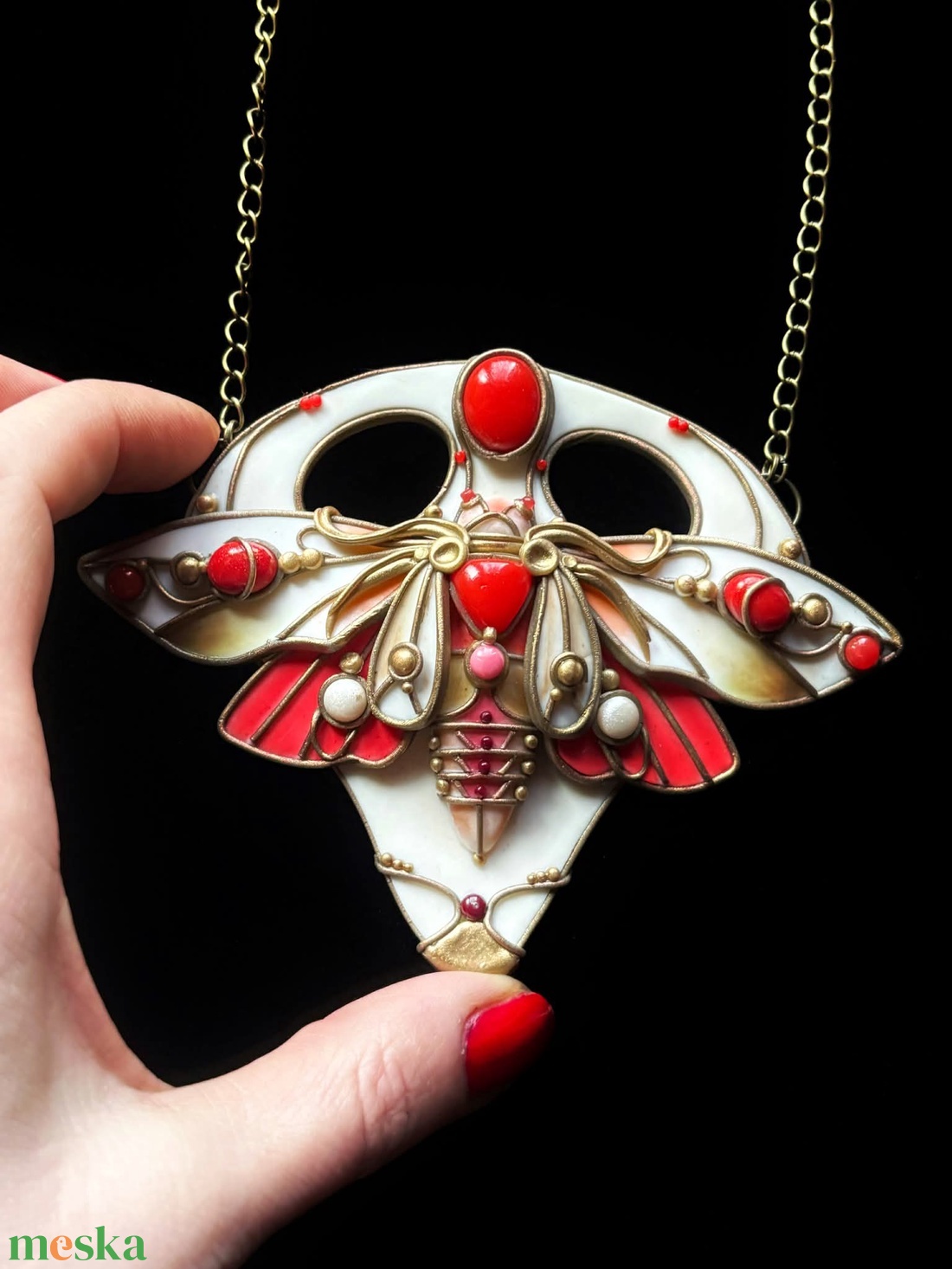 Piros-fehér pillangó nyaklánc - ékszer - nyaklánc - medálos nyaklánc - Meska.hu