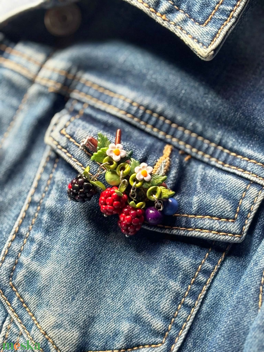 Málnás kitűző - ékszer - kitűző és bross - Meska.hu