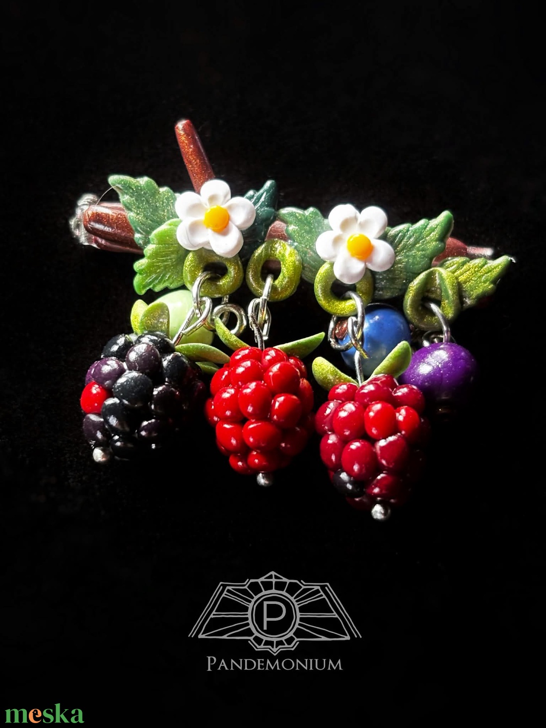 Málnás kitűző - ékszer - kitűző és bross - Meska.hu